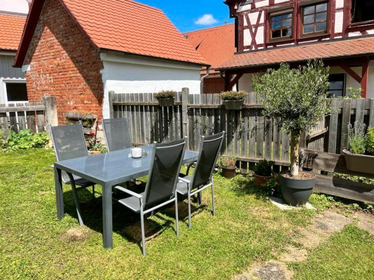 Dachgeschoßwohnung Kusterdingen - 6 Zimmer, 14 m&sup2;, 395&euro; | Angebot:26192771