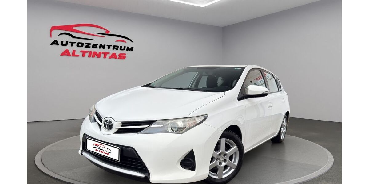 Toyota Auris 97.000 km 8.490 &euro; Holzgerlingen 71088