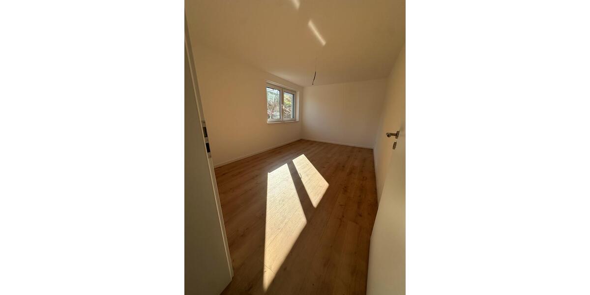 Erdgeschoßwohnung Rottenburg am Neckar - 3 Zimmer, 70 m&sup2;, 930&euro; | Angebot:25903846