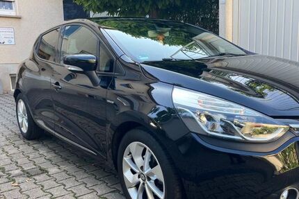 Renault Clio 94.999 km 7.489 &euro; Stuttgart 70191