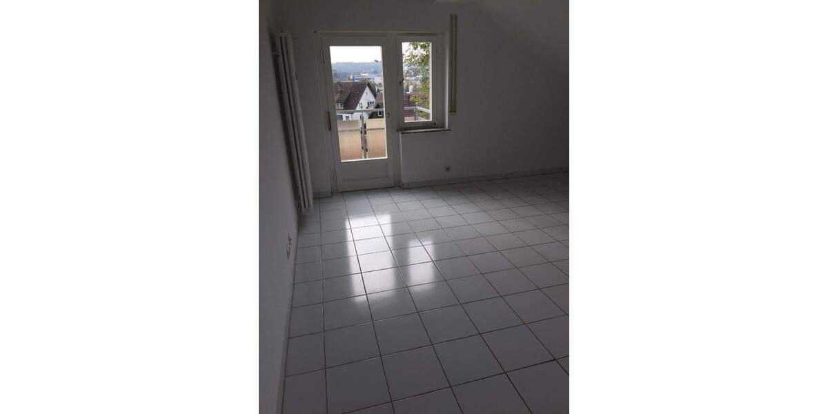 Etagenwohnung Böblingen - 3 Zimmer, 95 m&sup2;, 2.100&euro; | Angebot:25737012