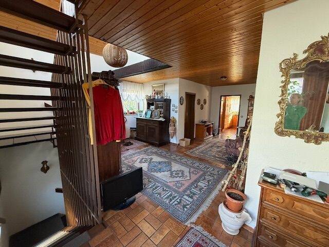 Einfamilienhaus Frickenhausen - 7 Zimmer, 210 m&sup2;, 649.000&euro; | Angebot:25696025