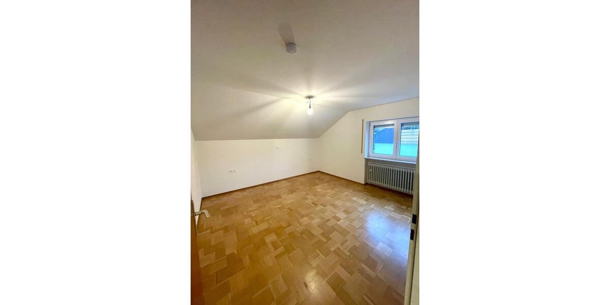 Dachgeschoßwohnung Ammerbuch - 3 Zimmer, 85 m&sup2;, 1.050&euro; | Angebot:25264212