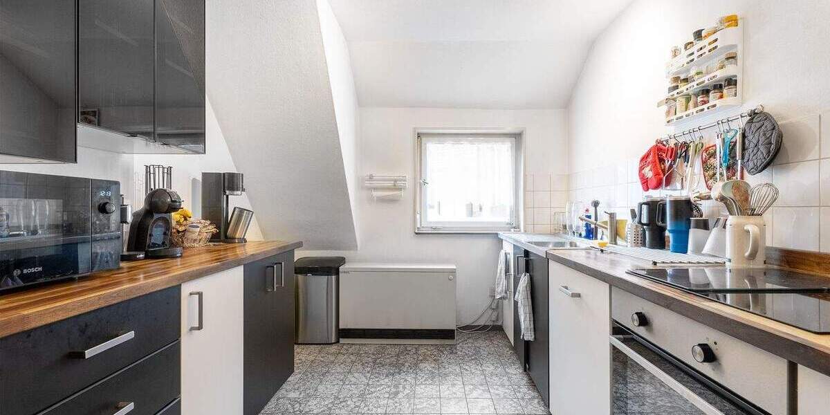 Mehrfamilienhaus, Wohnhaus Stuttgart Degerloch - 9 Zimmer, 140 m&sup2;, 740.000&euro; | Angebot:25685475