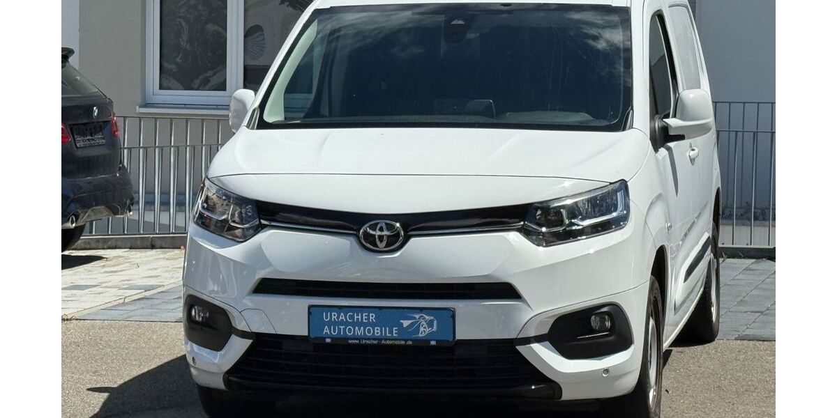 Toyota Proace City 128.000 km 12.990 &euro; Reutlingen 72762