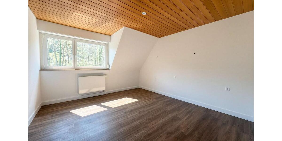 Dachgeschoßwohnung Stuttgart Hedelfingen - 4 Zimmer, 73 m&sup2;, 800&euro; | Angebot:26213310