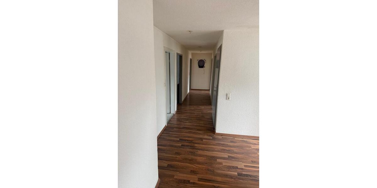 Dachgeschoßwohnung Burladingen - 5 Zimmer, 95 m&sup2;, 700&euro; | Angebot:25173359