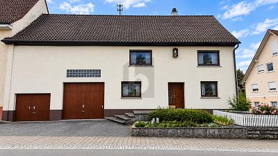 SEHR GEPFLEGTES BAUERNHAUS MIT AUSBAUPOTENZIAL - Haus Haigerloch | Angebot:27473485