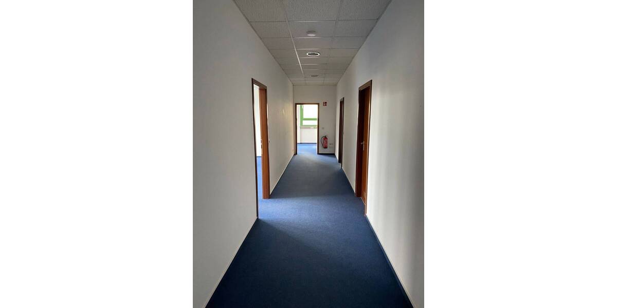 Gewerbeobjekt Leinfelden-Echterdingen Echterdingen - 7 Zimmer, 330 m&sup2;, 2.970&euro; | Angebot:25704248