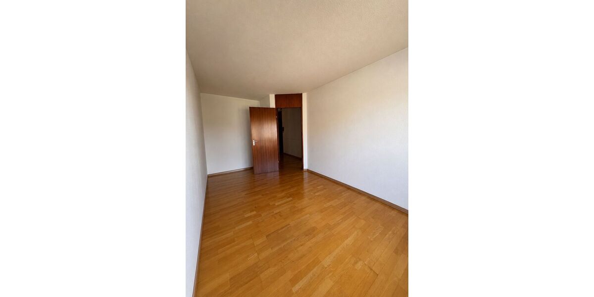 Großzügiges, gepflegtes Reihenhaus für Familien mit Studio, Garage und sonnigem Garten - Einfamilienhaus Gärtringen Rohrau | Angebot:27208429