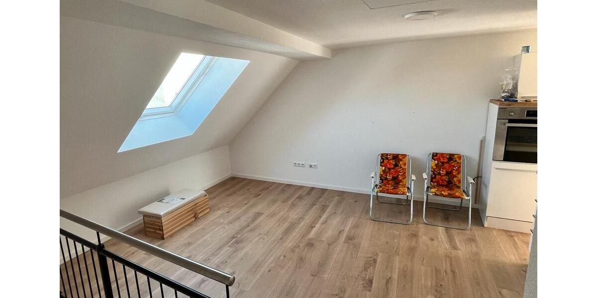 Dachgeschoßwohnung Reutlingen - 2 Zimmer, 60 m&sup2;, 1.200&euro; | Angebot:24785900