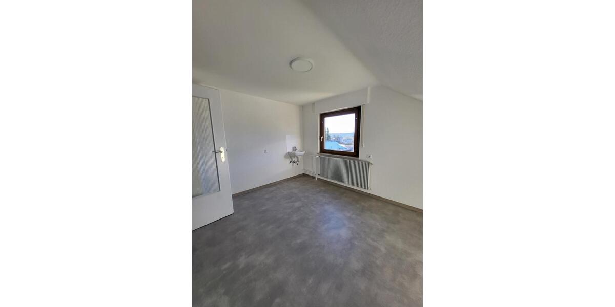 Einfamilienhaus Nagold - 8 Zimmer, 140 m&sup2;, 1.300&euro; | Angebot:25843300