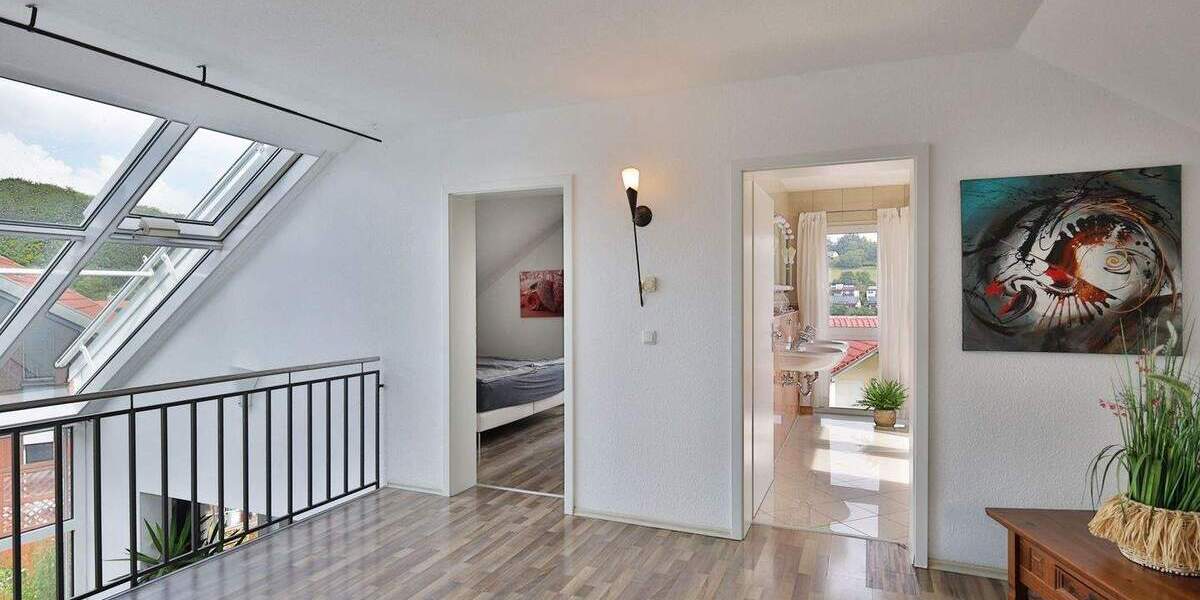 Einfamilienhaus Ostelsheim - 5 Zimmer, 242 m&sup2;, 799.000&euro; | Angebot:25771597