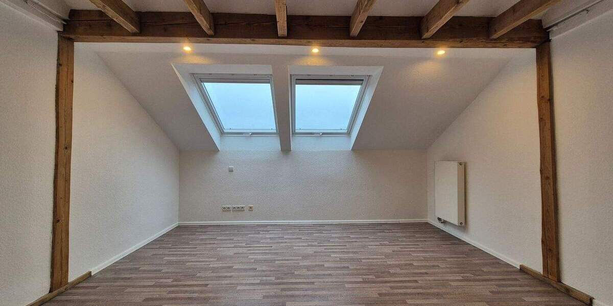 Etagenwohnung Pfullingen - 4 Zimmer, 99 m&sup2;, 1.100&euro; | Angebot:25778769