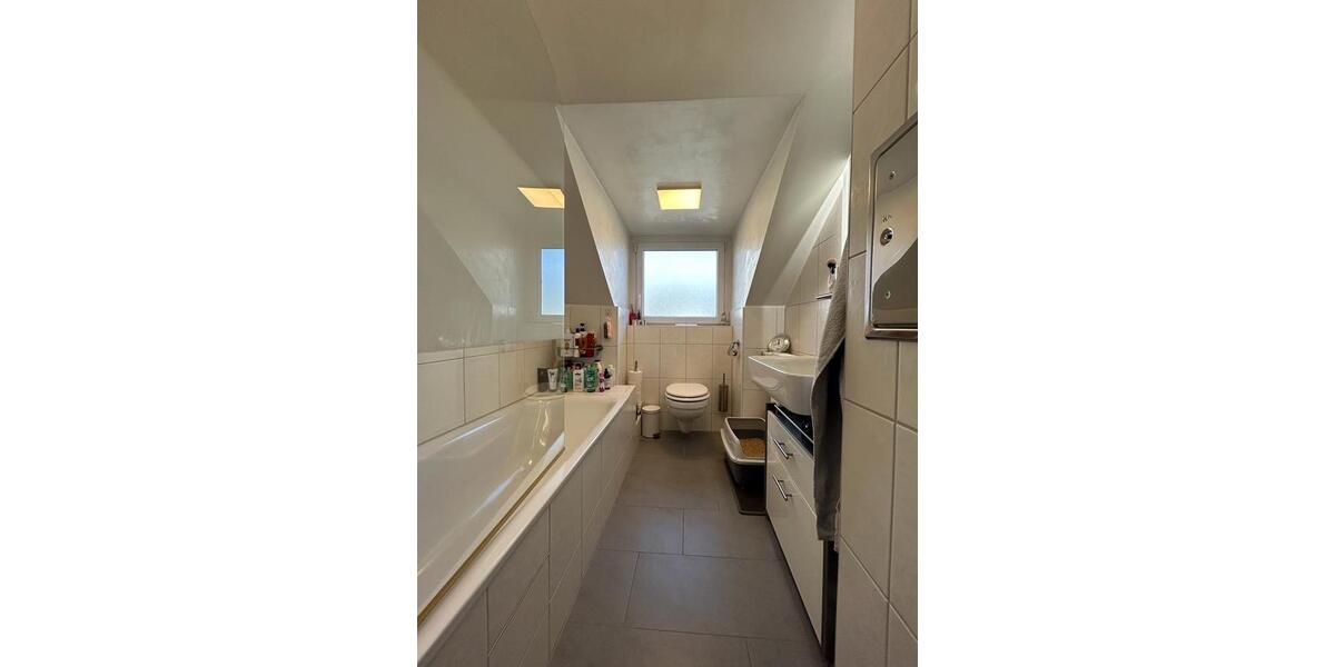 Dachgeschoßwohnung Stuttgart Sillenbuch - 3 Zimmer, 71 m&sup2;, 285.000&euro; | Angebot:26446266