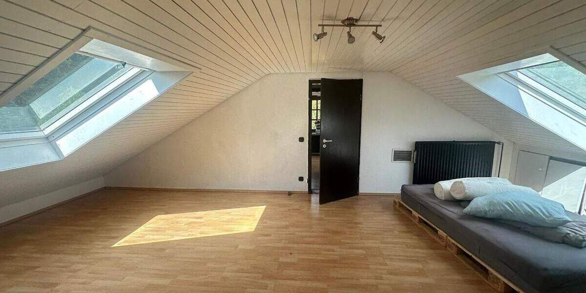Mehrfamilienhaus, Wohnhaus Ostelsheim - 8 Zimmer, 300 m&sup2;, 1.000.000&euro; | Angebot:25674461