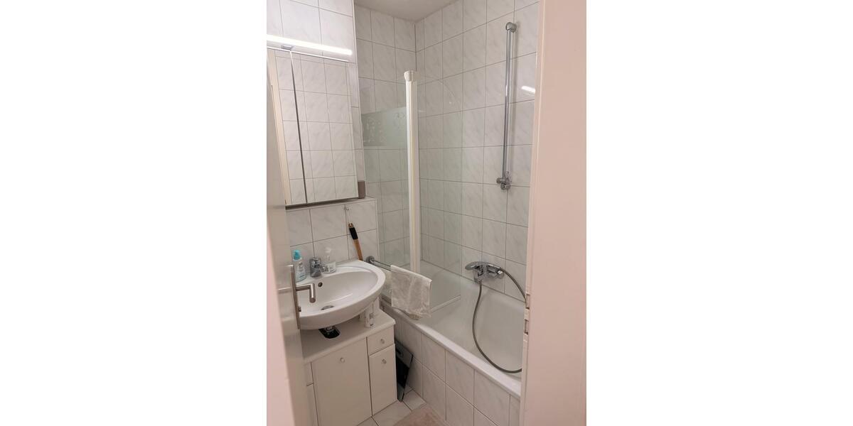 Hochparterre Sindelfingen Sindelfingen (Stadt) - 2 Zimmer, 65 m&sup2;, 1.100&euro; | Angebot:26024506