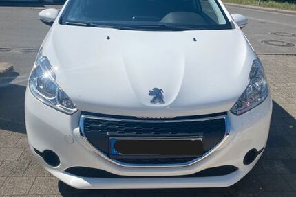 Peugeot 208 180.000 km 2.999 &euro; Nagold 72202