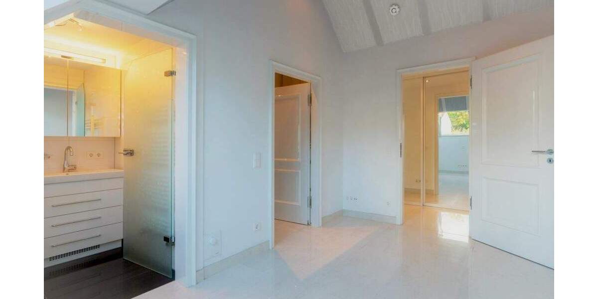 Etagenwohnung Stuttgart Vaihingen - 5 Zimmer, 226 m&sup2;, 1.950.000&euro; | Angebot:25685875