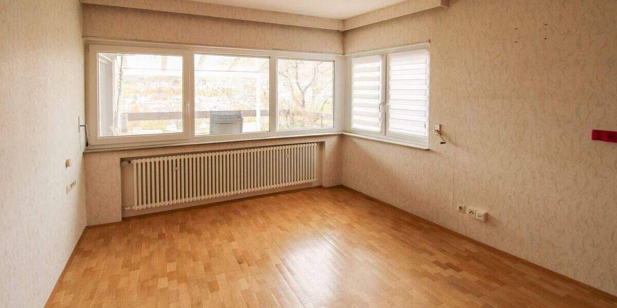 Einfamilienhaus Pfullingen - 7 Zimmer, 229 m&sup2;, 649.000&euro; | Angebot:25837282