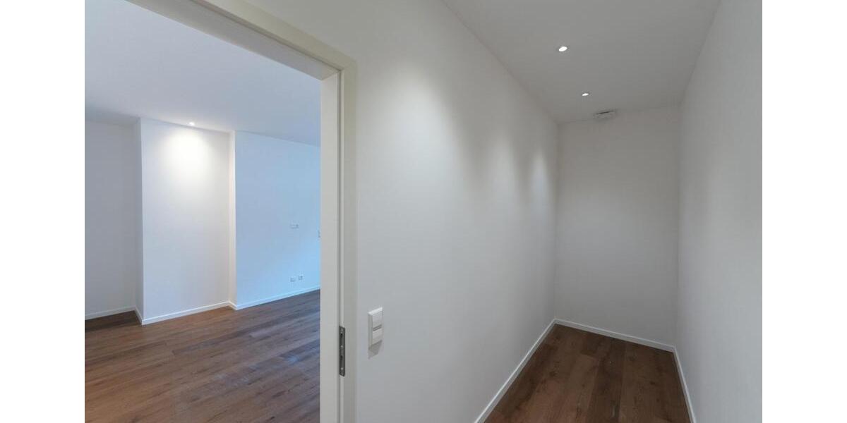 Erdgeschoßwohnung Stuttgart Stuttgart-Süd - 5 Zimmer, 131 m&sup2;, 2.400&euro; | Angebot:26380275