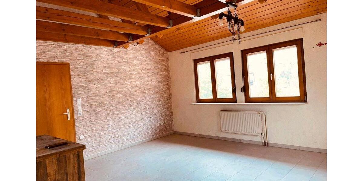 Dachgeschoßwohnung Eutingen im Gäu - 3 Zimmer, 60 m&sup2;, 700&euro; | Angebot:25995002