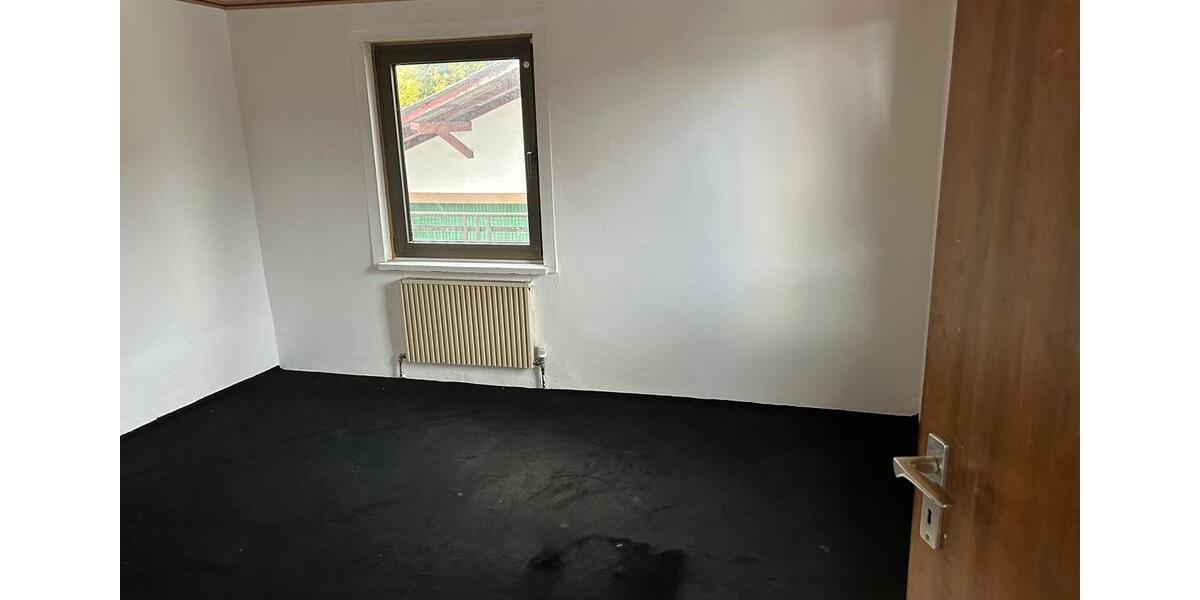 Etagenwohnung Burladingen - 5 Zimmer, 140 m&sup2;, 1.000&euro; | Angebot:25233026