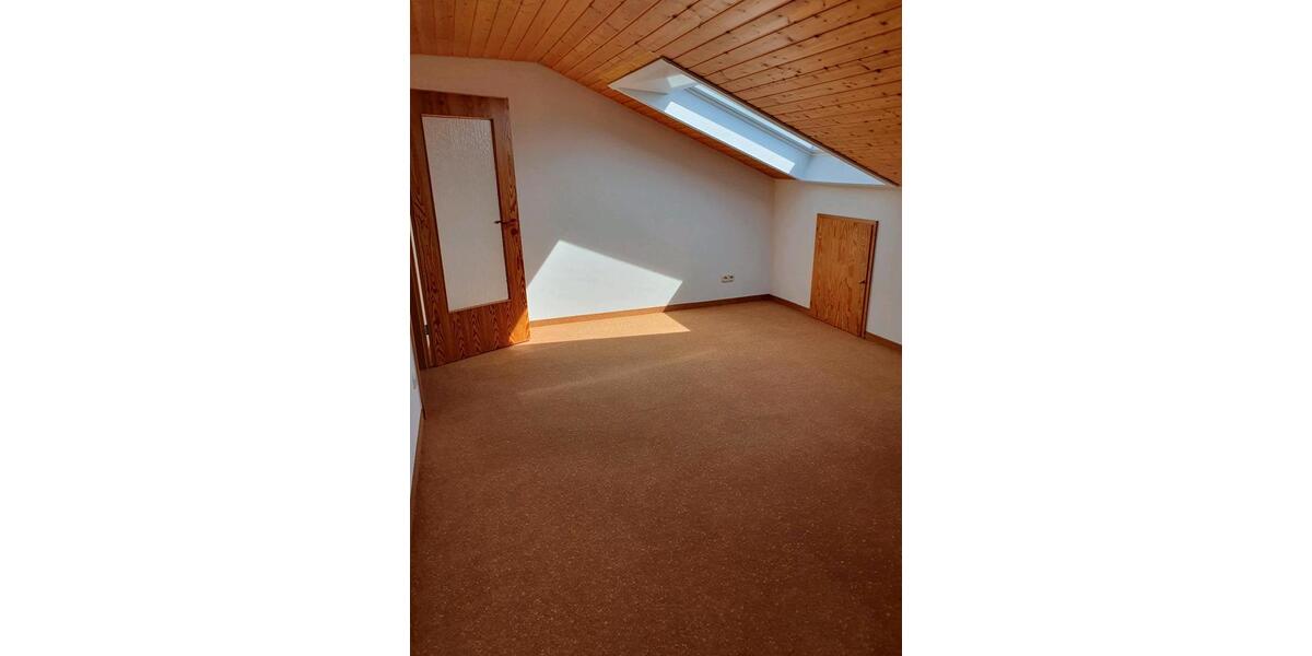 Dachgeschoßwohnung Wildberg - 3 Zimmer, 78 m&sup2;, 990&euro; | Angebot:25942984