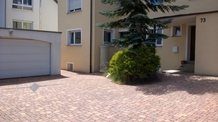 Aussicht, Sonne & Komfort: 2½‑Zi. DG‑Wohnung in gehobener Ausstattung - Wallbox‑Vorbereitung - Dachgeschoßwohnung Schönaich | Angebot:26945980