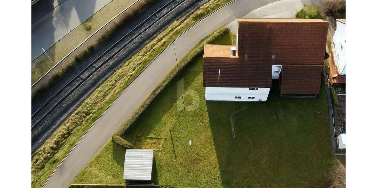 Einfamilienhaus Bisingen - 8 Zimmer, 182 m&sup2;, 299.000&euro; | Angebot:25977318