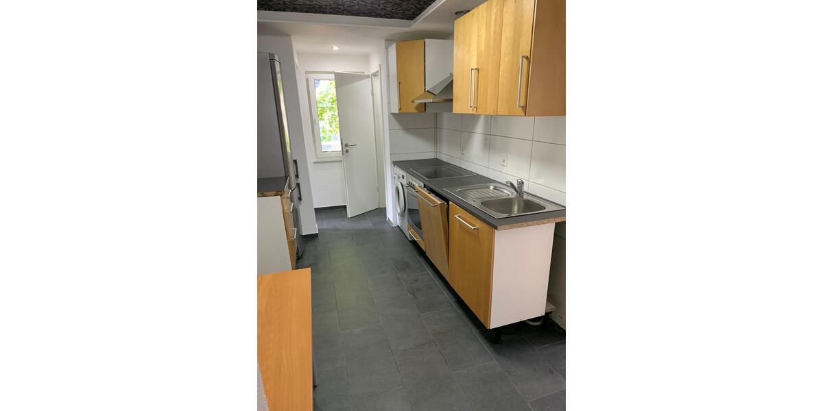 Erdgeschoßwohnung Sindelfingen - 4 Zimmer, 10 m&sup2;, 450&euro; | Angebot:18196157