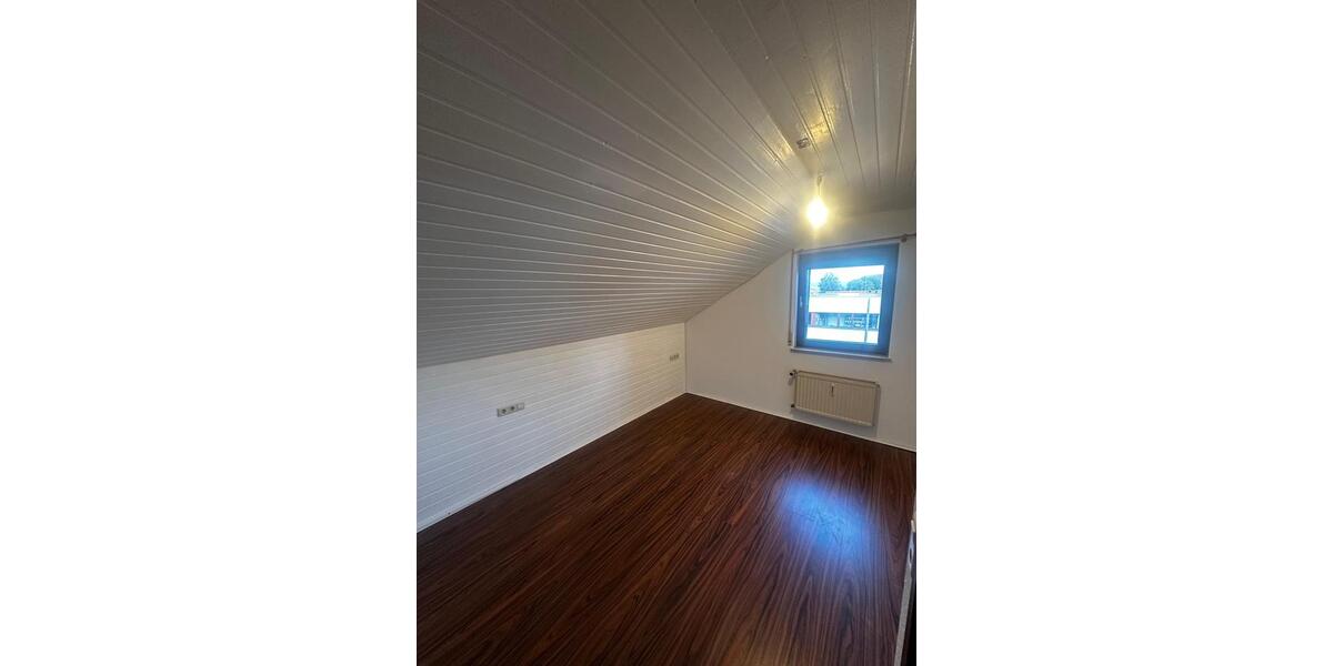 Dachgeschoßwohnung Rottenburg am Neckar - 2.5 Zimmer, 60 m&sup2;, 220.000&euro; | Angebot:23714041