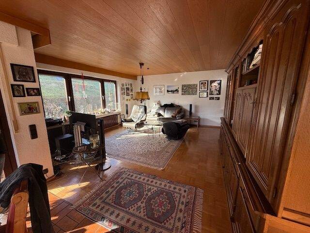 Einfamilienhaus Frickenhausen - 7 Zimmer, 210 m&sup2;, 649.000&euro; | Angebot:25696025