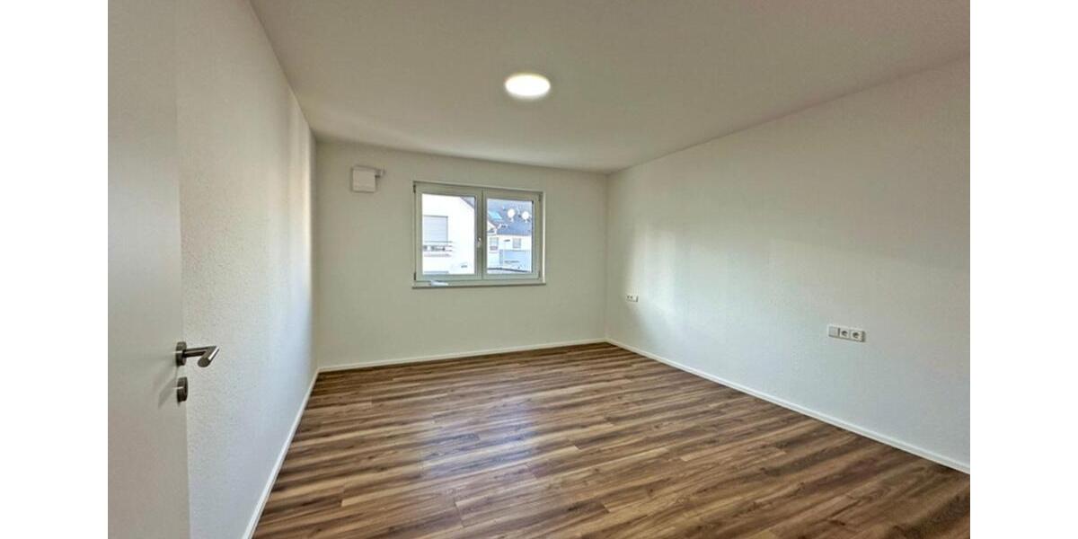 Etagenwohnung Gäufelden - 3 Zimmer, 88 m&sup2;, 1.300&euro; | Angebot:25857979
