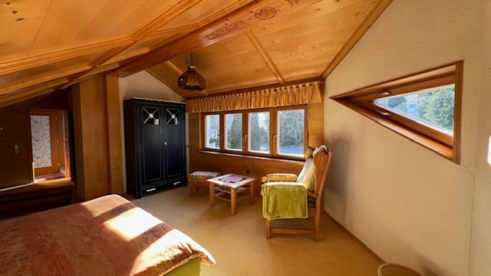 Dachgeschoßwohnung Ostelsheim - 2 Zimmer, 1.000&euro; | Angebot:22979697