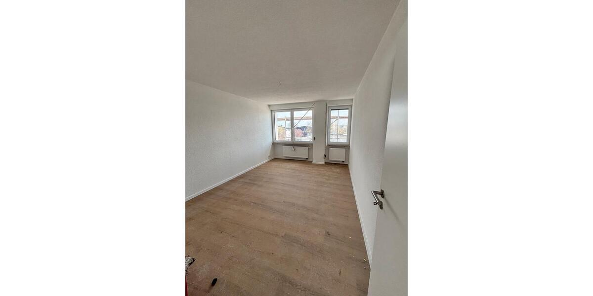 Etagenwohnung Neckartenzlingen - 3 Zimmer, 109 m&sup2;, 1.400&euro; | Angebot:26607093