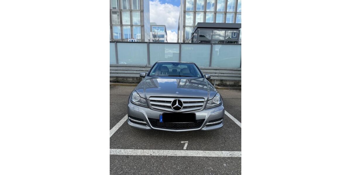 Mercedes-Benz C 250 124.976 km 15.800 &euro; Stuttgart 70565