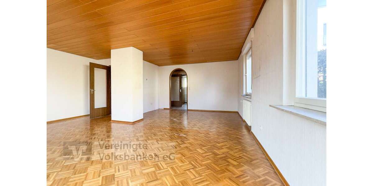 Etagenwohnung Pfullingen - 4.5 Zimmer, 115 m&sup2;, 360.000&euro; | Angebot:25932377