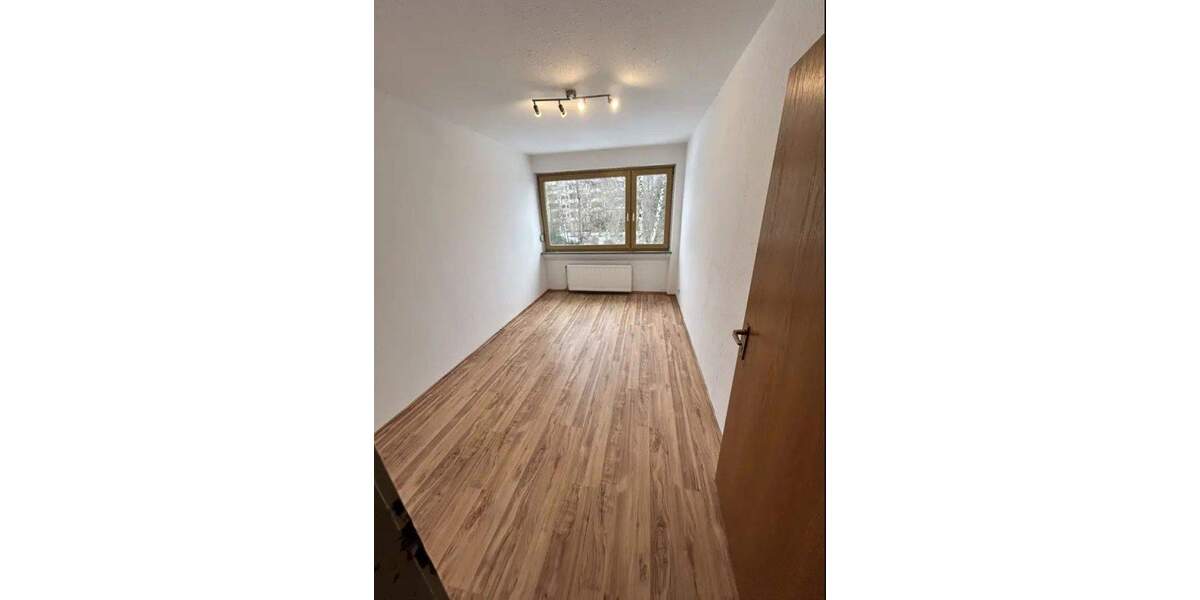 Etagenwohnung Herrenberg - 4 Zimmer, 96 m&sup2;, 330.000&euro; | Angebot:25712558