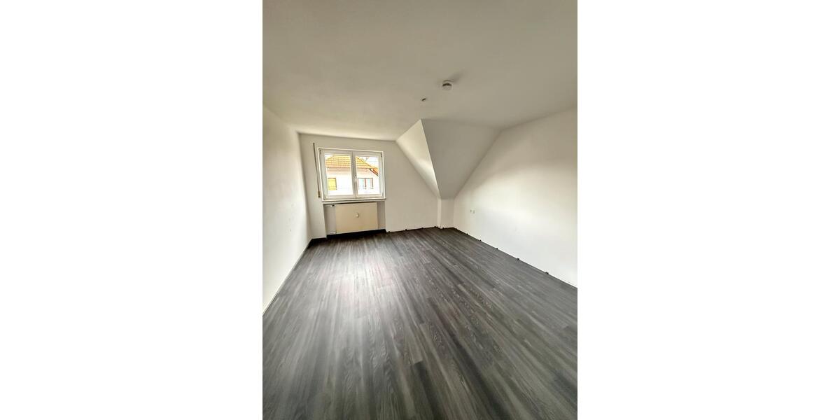 Dachgeschoßwohnung Walddorfhäslach - 2.5 Zimmer, 65 m&sup2;, 1.050&euro; | Angebot:25422652