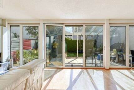 Haus Stuttgart Zuffenhausen - 4 Zimmer, 119 m&sup2;, 700.000&euro; | Angebot:25670991