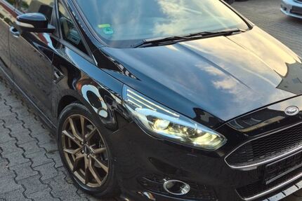 Ford S-Max 123.152 km 17.999 &euro; Stuttgart 70435