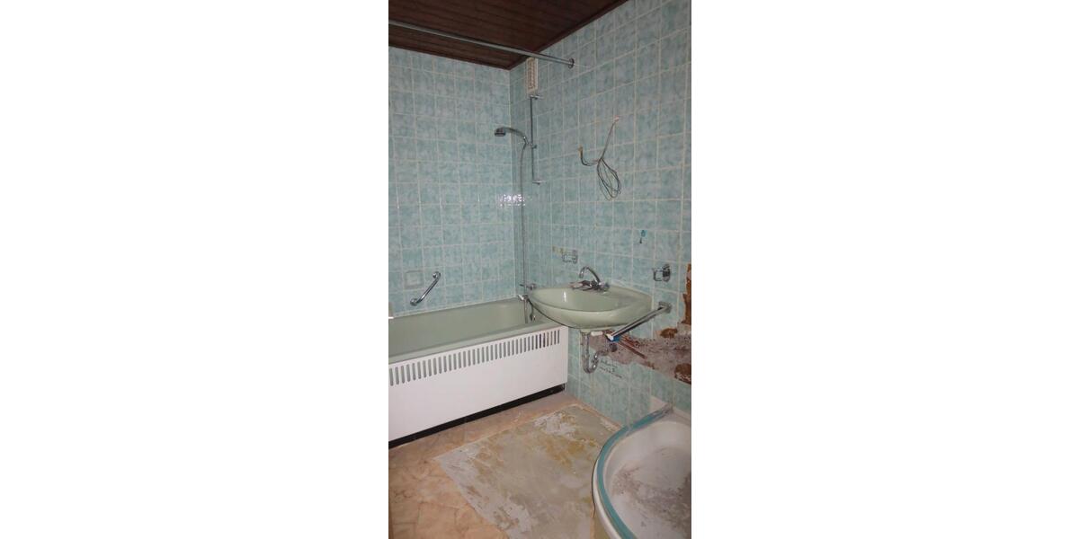 Mehrfamilienhaus, Wohnhaus Reutlingen Reutlingen (Kernstadt) - 4.5 Zimmer, 112 m&sup2;, 295.000&euro; | Angebot:26985884