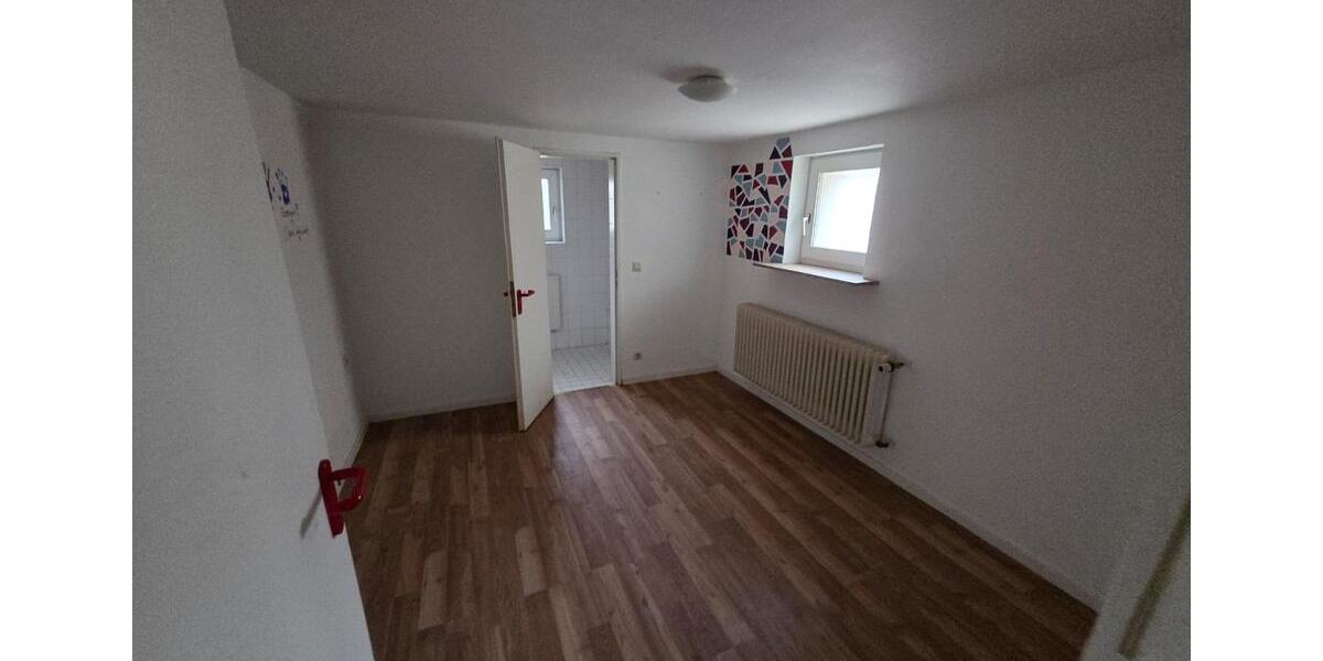 Reihenhaus Deckenpfronn - 7 Zimmer, 210 m&sup2;, 175.000&euro; | Angebot:25650202