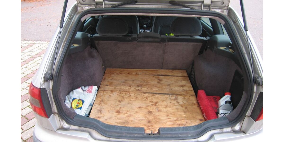 Volvo V40 327.123 km 999 &euro; Eningen 72800