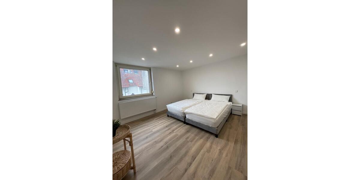 Etagenwohnung Sindelfingen - 4 Zimmer, 100 m&sup2;, 3.500&euro; | Angebot:25570940