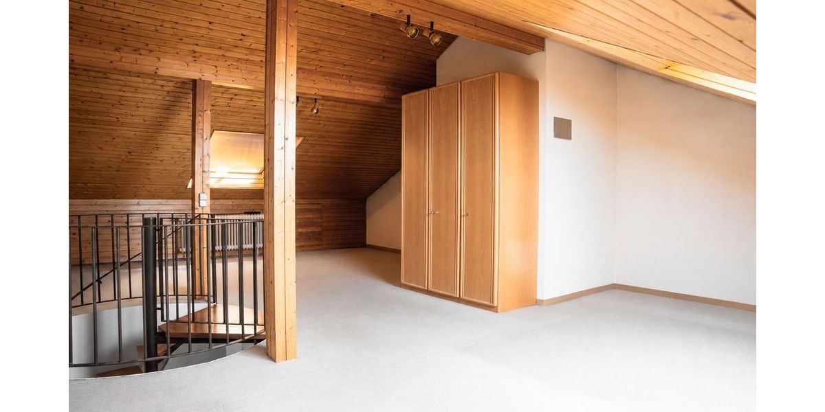 Großzügiges, gepflegtes Reihenhaus für Familien mit Studio, Garage und sonnigem Garten - Einfamilienhaus Gärtringen Rohrau | Angebot:27208429