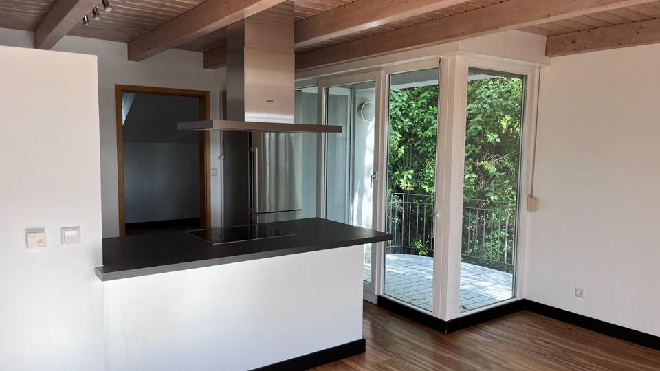 Dachgeschoßwohnung Stuttgart Lehen - 2 Zimmer, 90 m&sup2;, 1.360&euro; | Angebot:19189034