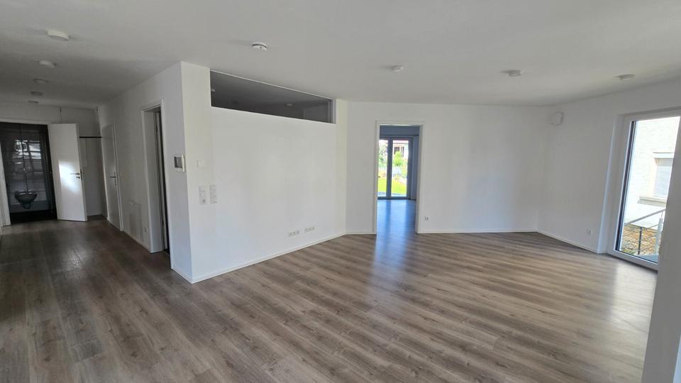Hochparterre Dettingen an der Erms - 4.5 Zimmer, 110 m&sup2;, 550.000&euro; | Angebot:26941689