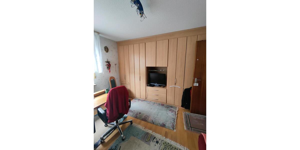 Etagenwohnung Böblingen - 4.5 Zimmer, 106 m&sup2;, 420.000&euro; | Angebot:24680853